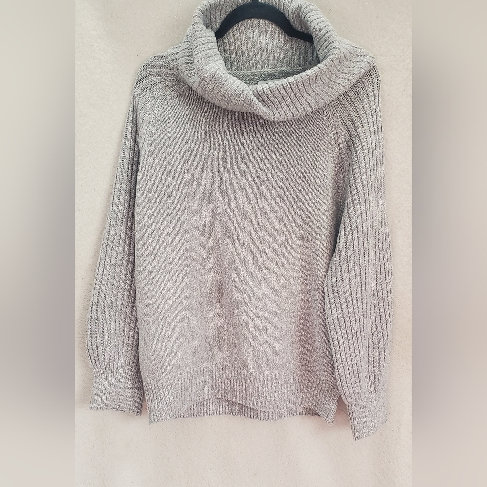 Nine West gray turtleneck Women's‎ sweater Size L